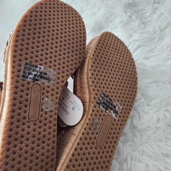 Baretraps Skylar Wedge Sandal. Size 6.5. New. Step into summer with the Skylar - Picture 5 of 6